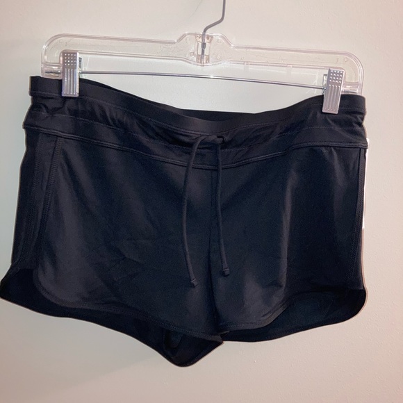 Athleta Other - NWT-Athleta black Kata Surge Shorts, S